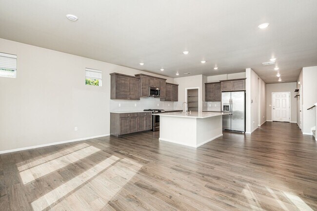 Building Photo - Spacious 5 bed 3 bath home in Puyallup