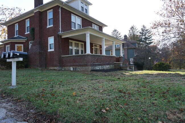 Building Photo - 307 Church Ln