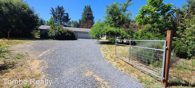 Building Photo - 3 br, 1.5 bath House - 8031 Mill Station Rd