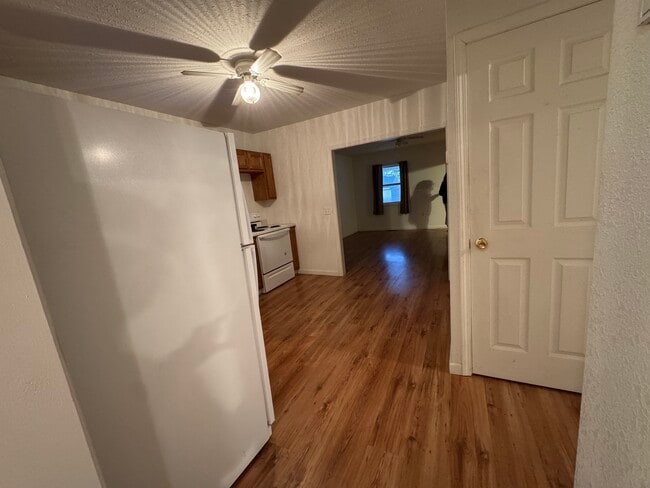 Kitchen - 308 Stewart St