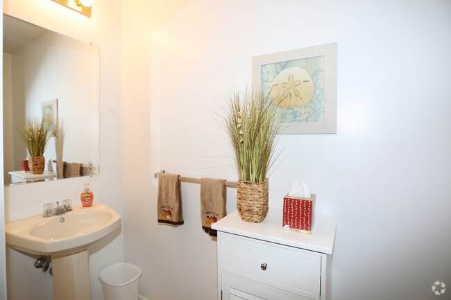 Tocador - Crystal Commons Townhomes