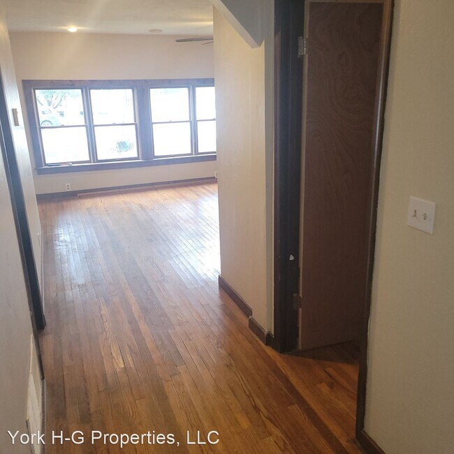 Building Photo - 1 br, 1 bath House - 107 South Main Street...