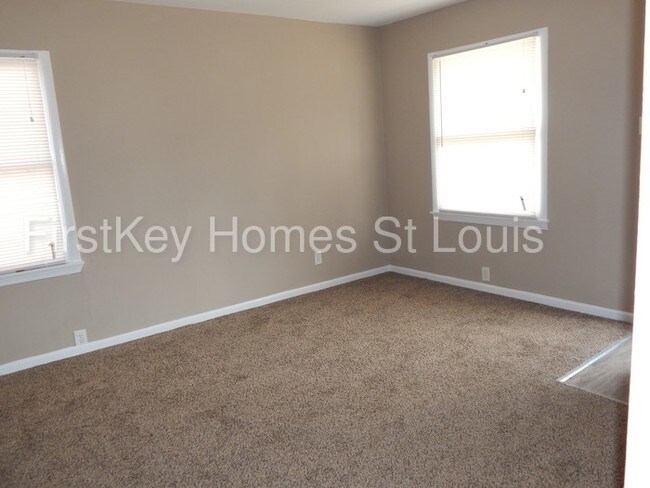 Building Photo - 10335 Dudley Dr