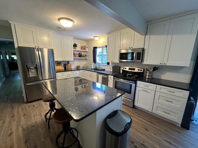 Kitchen - 3601 Adirondack Ct