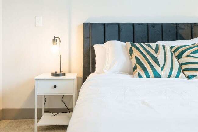 Foto del edificio - 7145 Purcell Dr