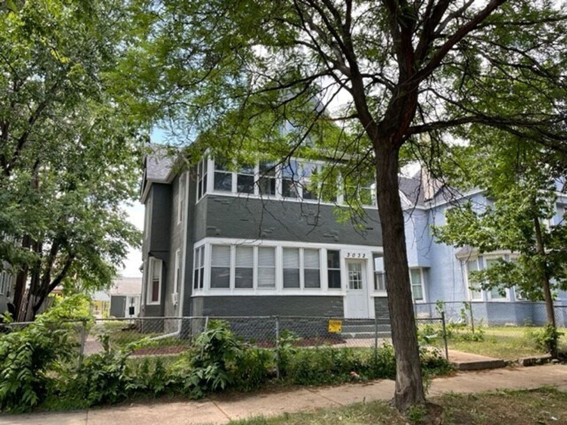 Foto principal - 3032 3rd Ave S