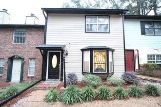 Building Photo - 617 N Magnolia Dr