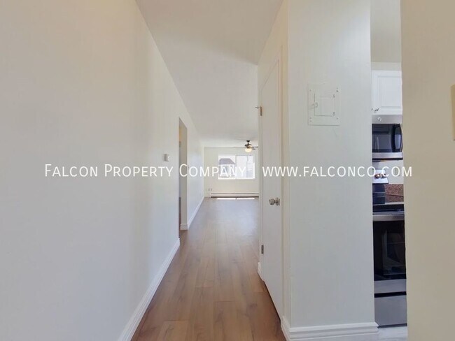 Building Photo - Newly Remodeled Apartment in Stratmoor Hil...