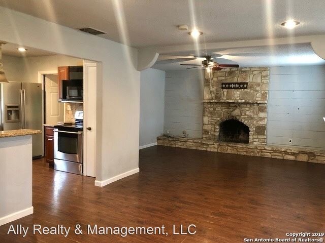 Building Photo - 3 br, 2 bath House - 10907 Meadowhome St