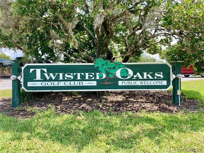 Building Photo - 614 W Fairways View Dr