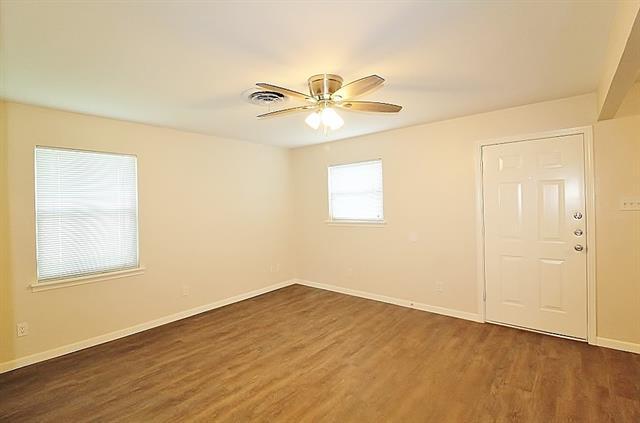 Foto del edificio - 1110 S Hall St