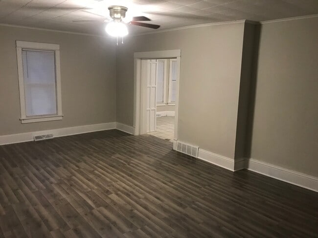 Building Photo - 1320 25th St