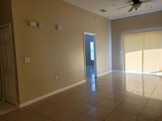 Building Photo - 5150 PLAYPEN Dr
