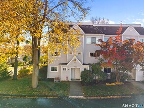 Building Photo - 267 Melba St