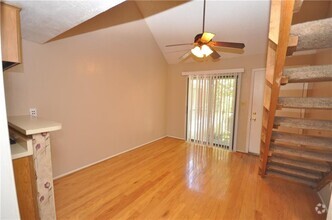 Building Photo - 708 Graham Pl