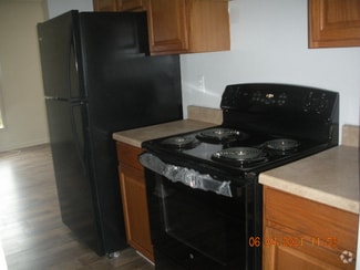 Building Photo - 79 Chestnut Dr