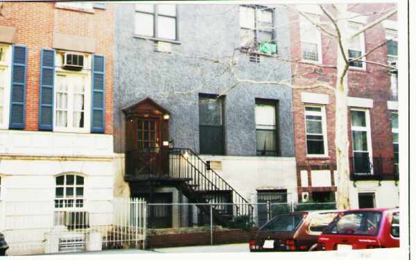 Primary Photo - 221 E 12th St