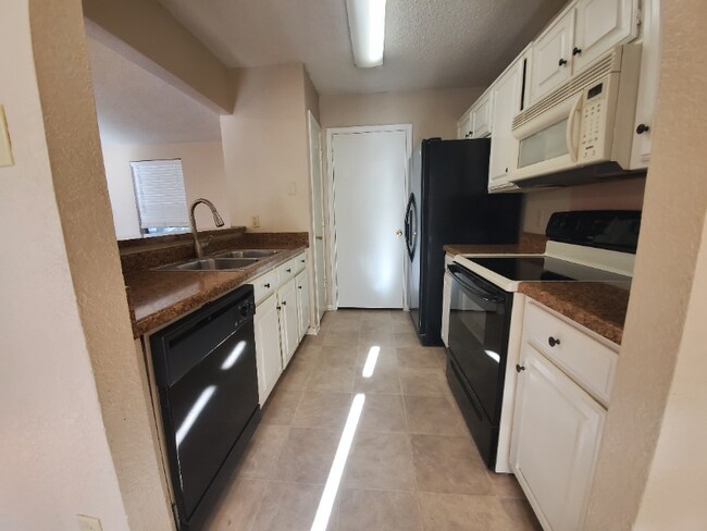 Foto del edificio - 1731 Cliffcrest Dr