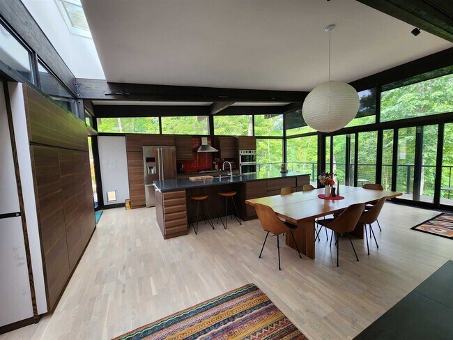 Foto del edificio - 274 Spring Lake Rd