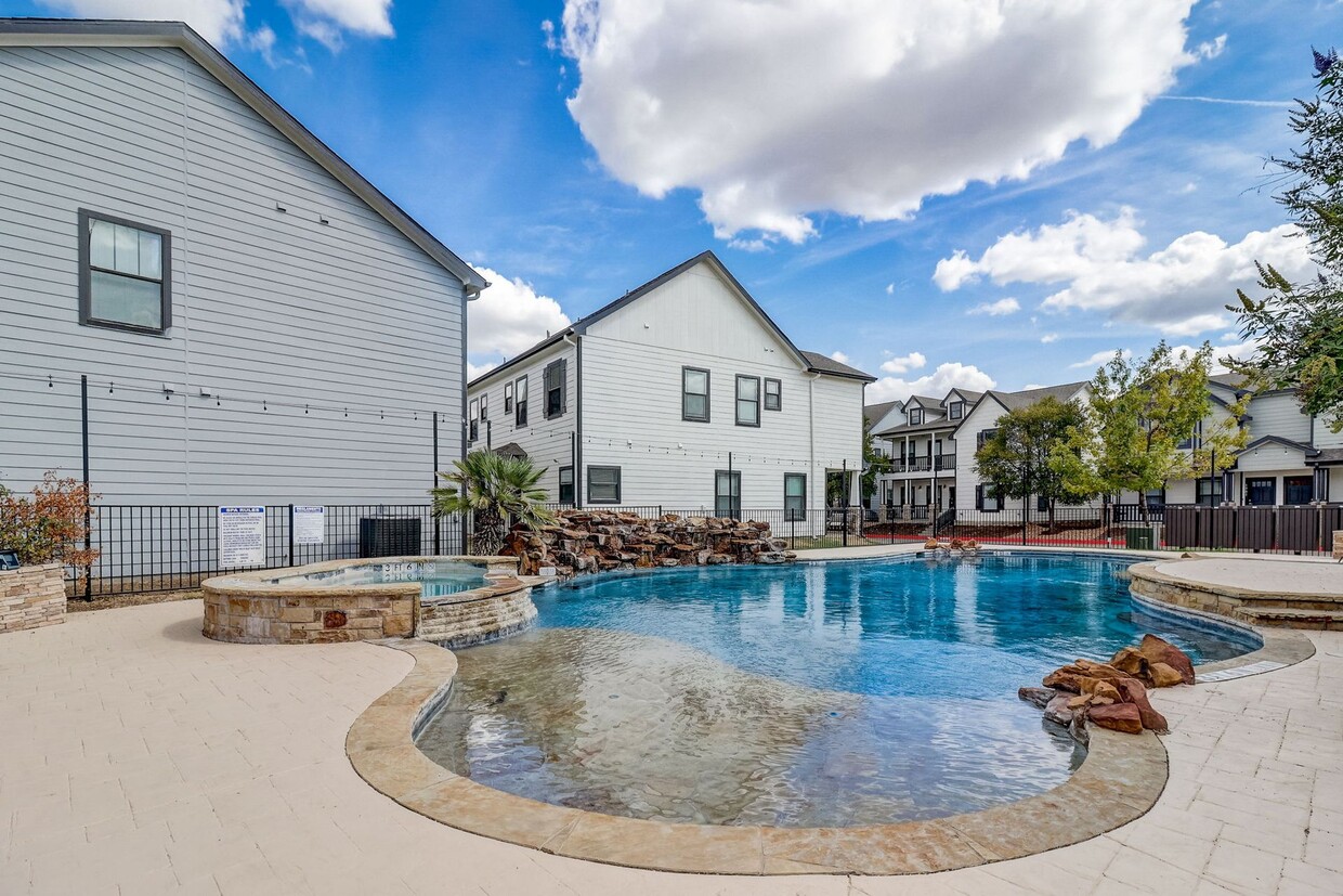 Heron on Hausman - Apartments in San Antonio, TX | Apartments.com