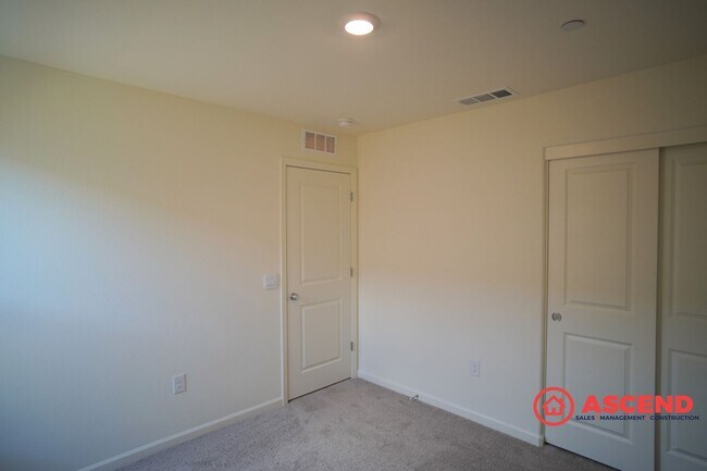 Foto del edificio - Newly-Built Home Near Mira Monte Highschool!