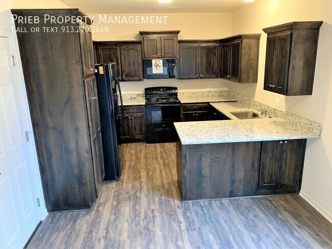 Building Photo - Parkview Townhome - Available September 16th
