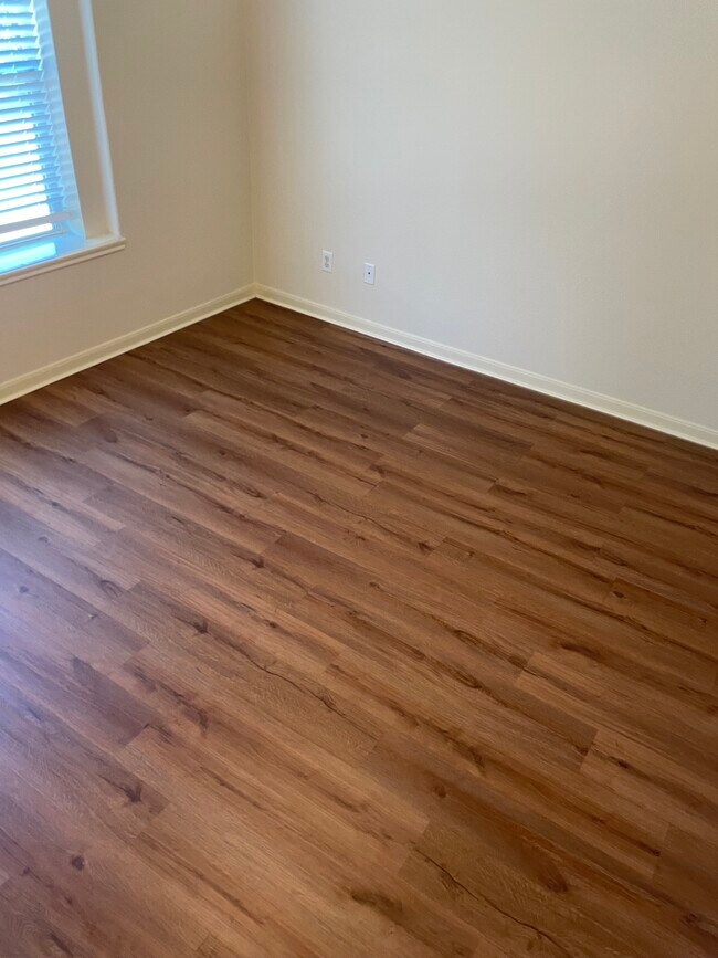 Foto del edificio - 8031 Barnes Ridge Ln