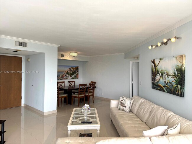 Foto del edificio - 1000 E Island Blvd