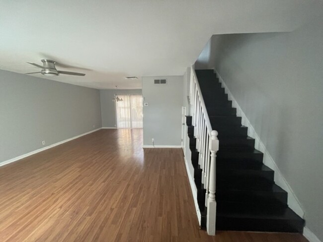 Foto del edificio - Ready for Move In-Updated Modern Condo 2/2...