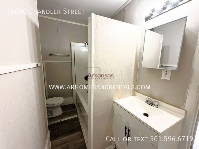Building Photo - 1600C Chandler Street-