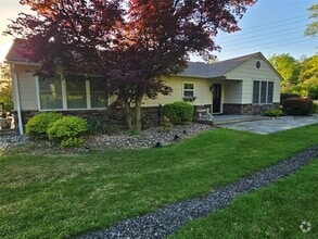 Building Photo - 13 Old Quaker Hill Rd