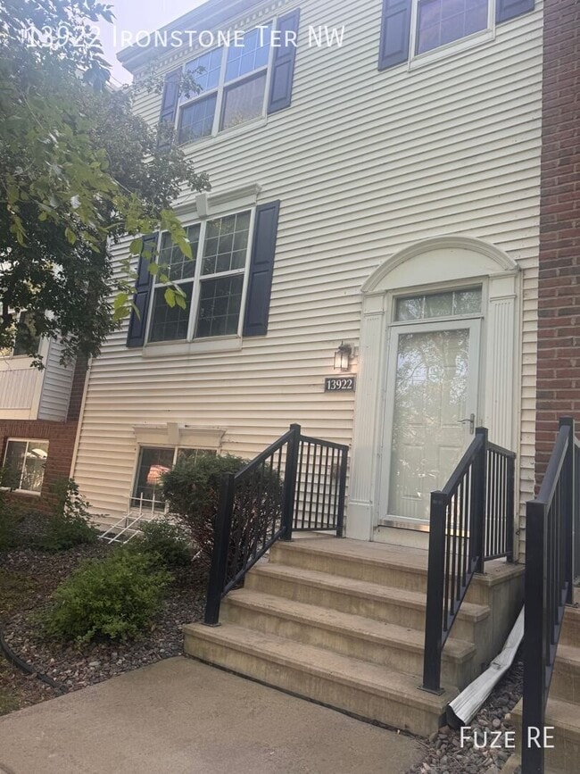 Building Photo - 13922 Ironstone Terrace NW