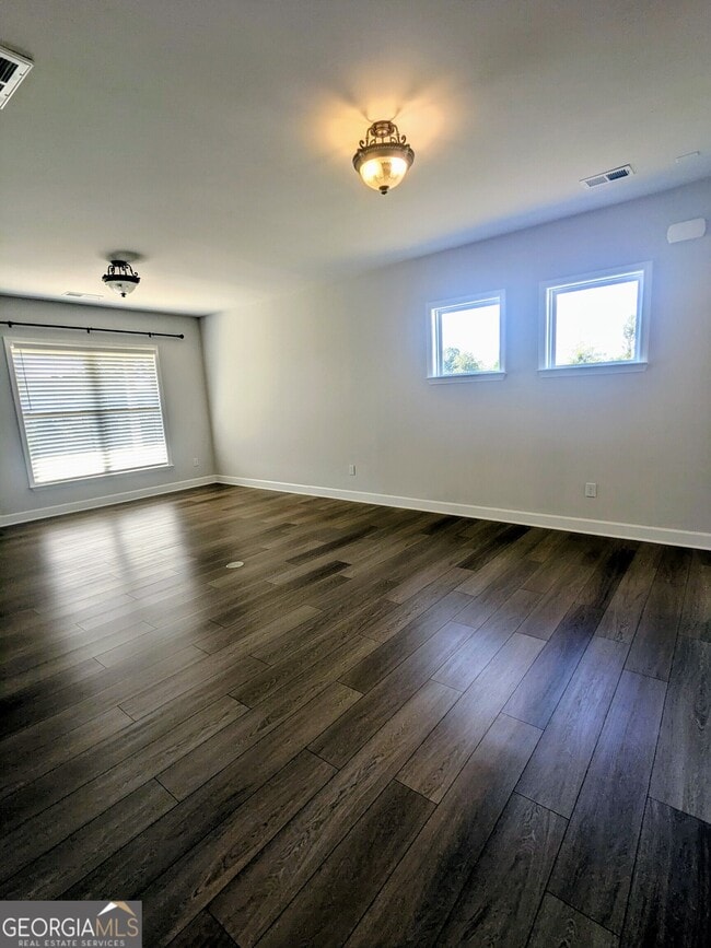 Building Photo - 318 Duplin Dr