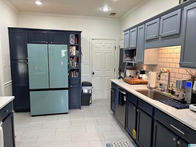 Foto del edificio - 236 Chadwick Ln