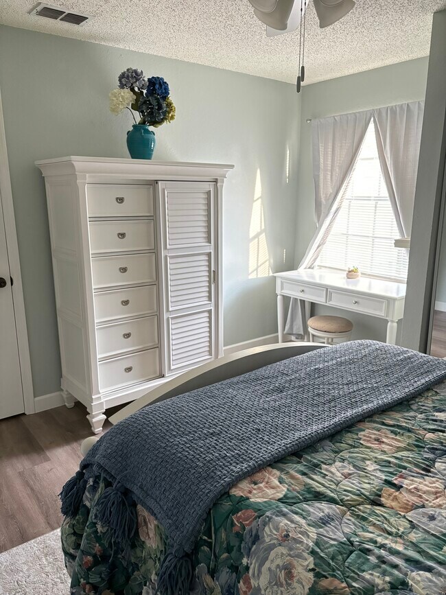 Foto del edificio - 3705 SW 27th St