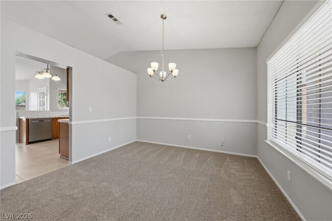 Foto del edificio - 735 Stonecliff Way