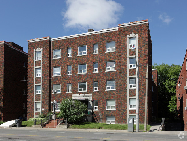 Building Photo - 120 Oriole Pky