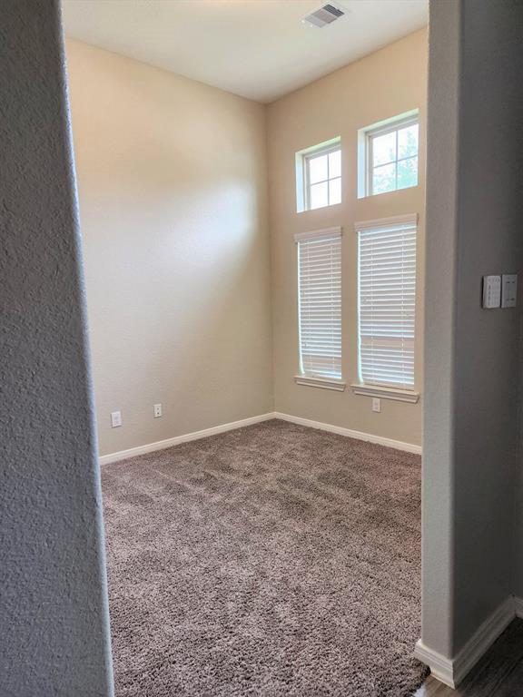 Foto del edificio - 8430 Hunters Cliff Dr