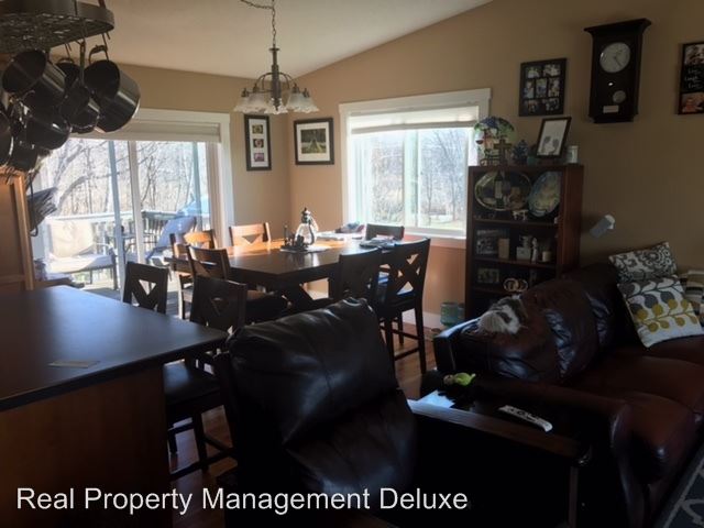 Foto del edificio - 2539 Crestview Ln
