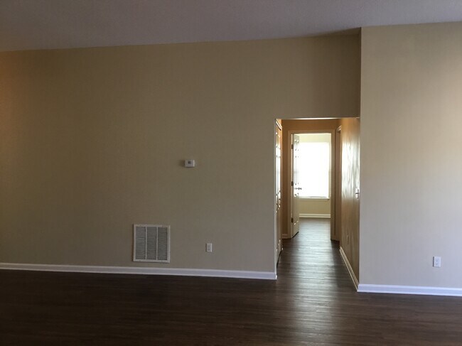 Building Photo - 5723 Village Pond Circle