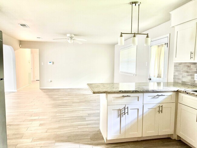 Foto del edificio - 13548 E Shamrock Ave