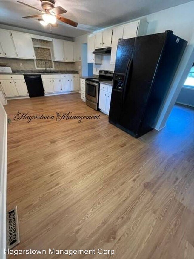 Foto del edificio - 3 br, 1.5 bath House - 307 Emmert Rd