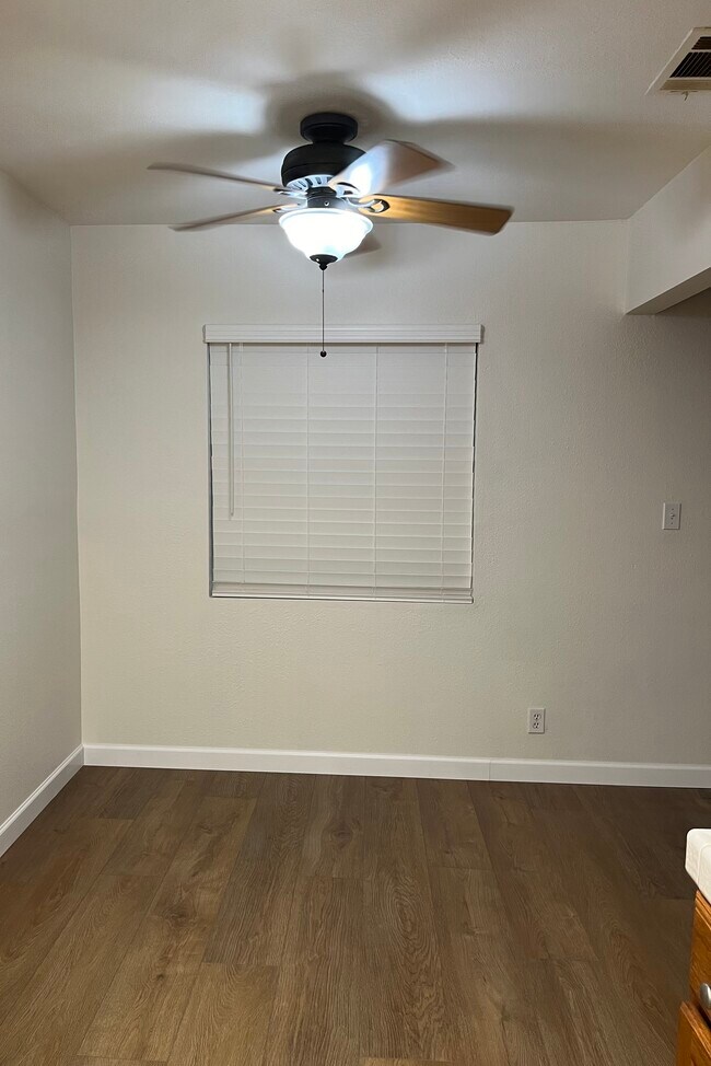 Dining Room off Kitchen and Living room. Very large open concept. - 16609 Prairie Ave