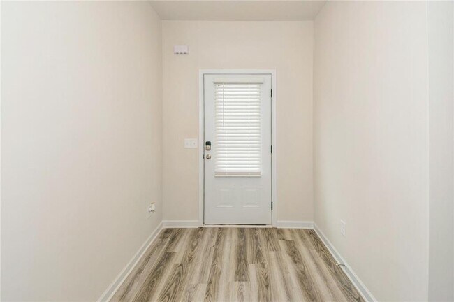 Building Photo - 613 Mackenzie Cv