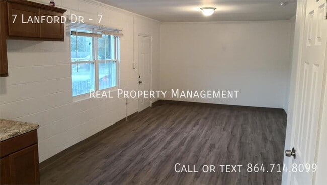 Building Photo - 7 Lanford Dr