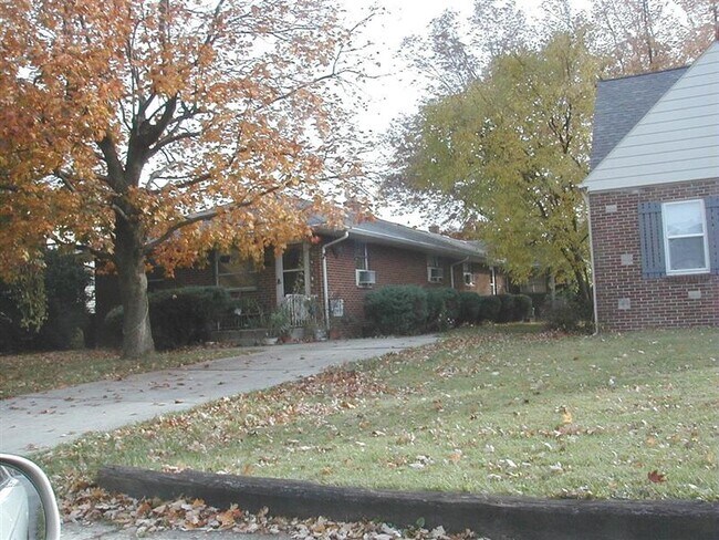 Building from street (unit is middle) - 1747 Oakland Park Ave