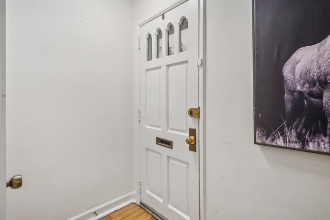 Foto del edificio - Your dream rental in Fairlington Village a...