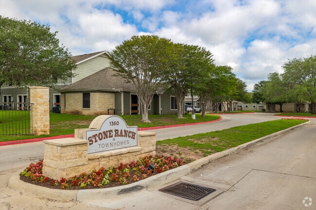 Entrada - Stone Ranch Townhomes