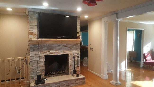 Building Photo - 3008 Cliffside Dr