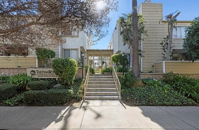 Building Photo - 18408 Hatteras St
